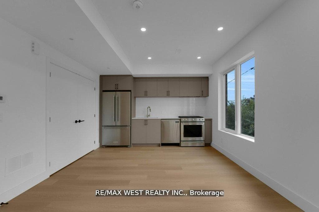661 Winona Drive photo 5
