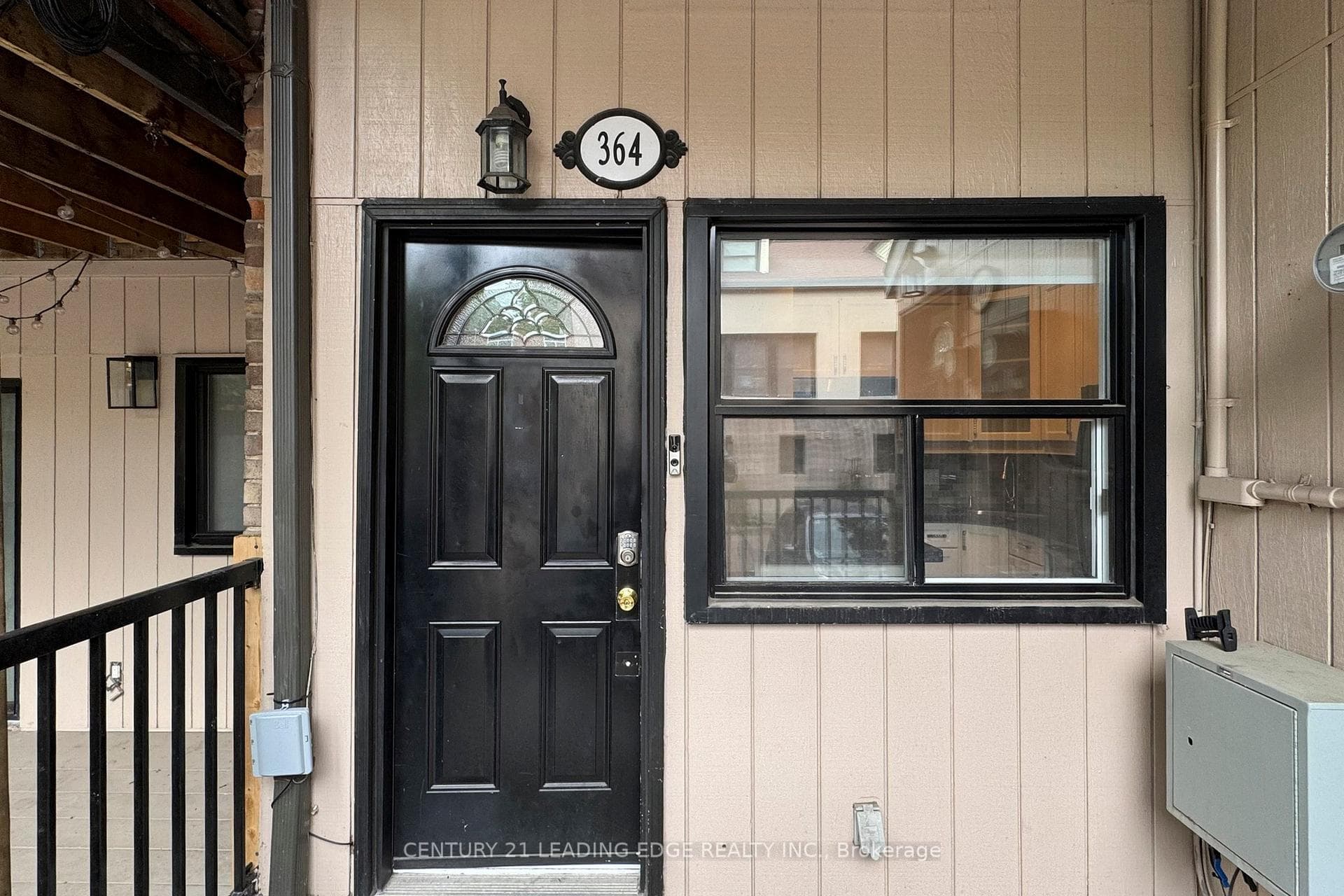 364 Dundas Street Unit 4 photo 34