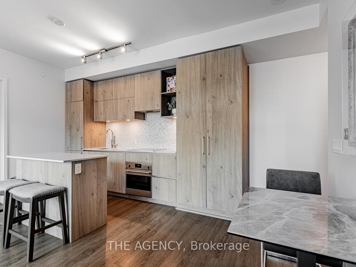 1 Yorkville Avenue Unit 711 photo 8