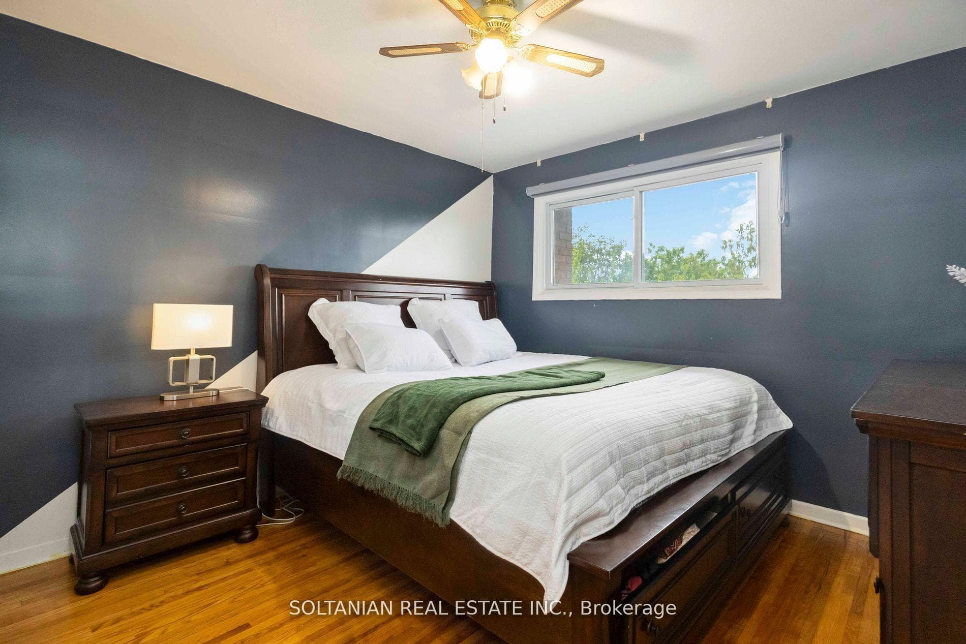 102 Elnathan Crescent photo 21