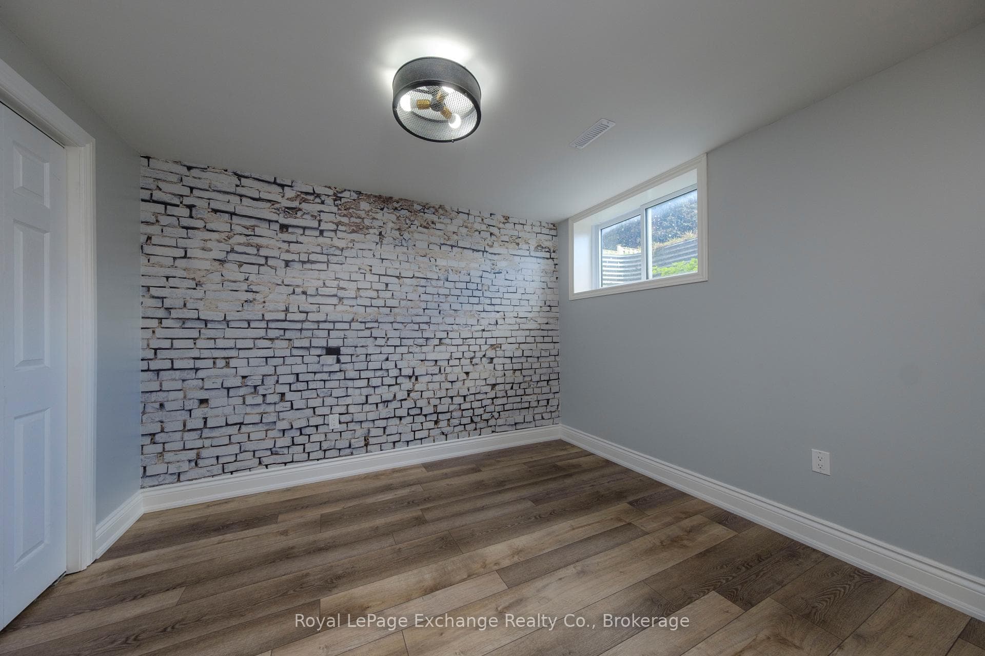 310 Wieck Boulevard photo 30