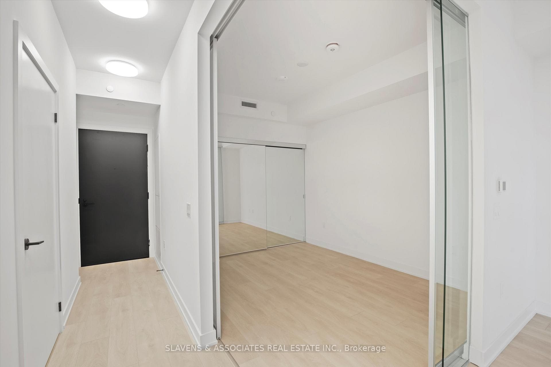 127 Broadway Avenue Unit 1207 photo 3