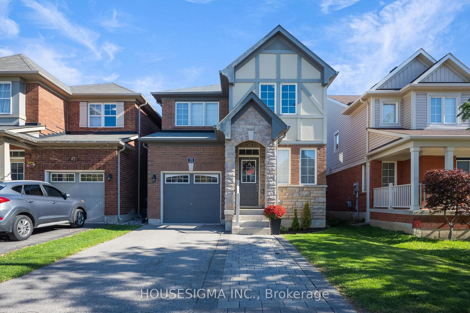 19 Seafair Crescent photo 1