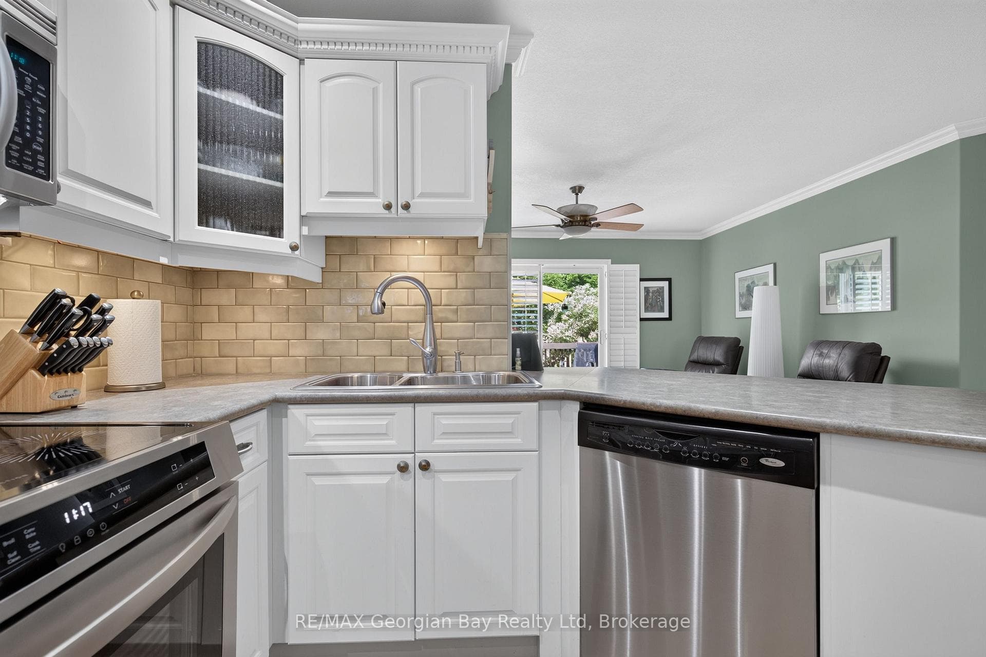 90 Burke Street Unit 13 photo 12