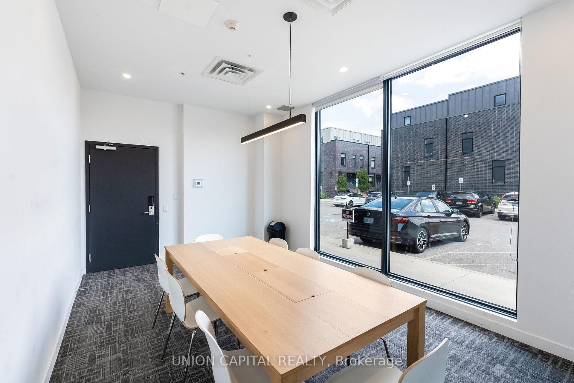 1800 Simcoe Street Unit 301 photo 25