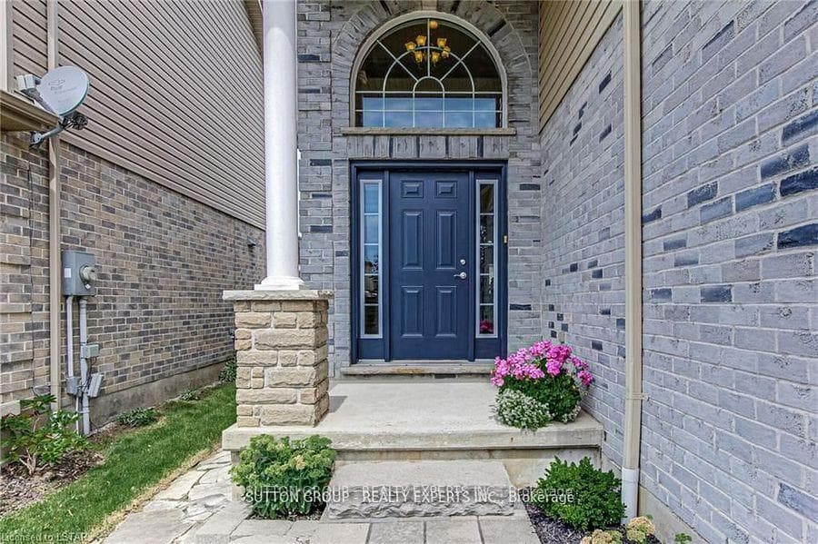 1186 Smither Road Unit Upper photo 4