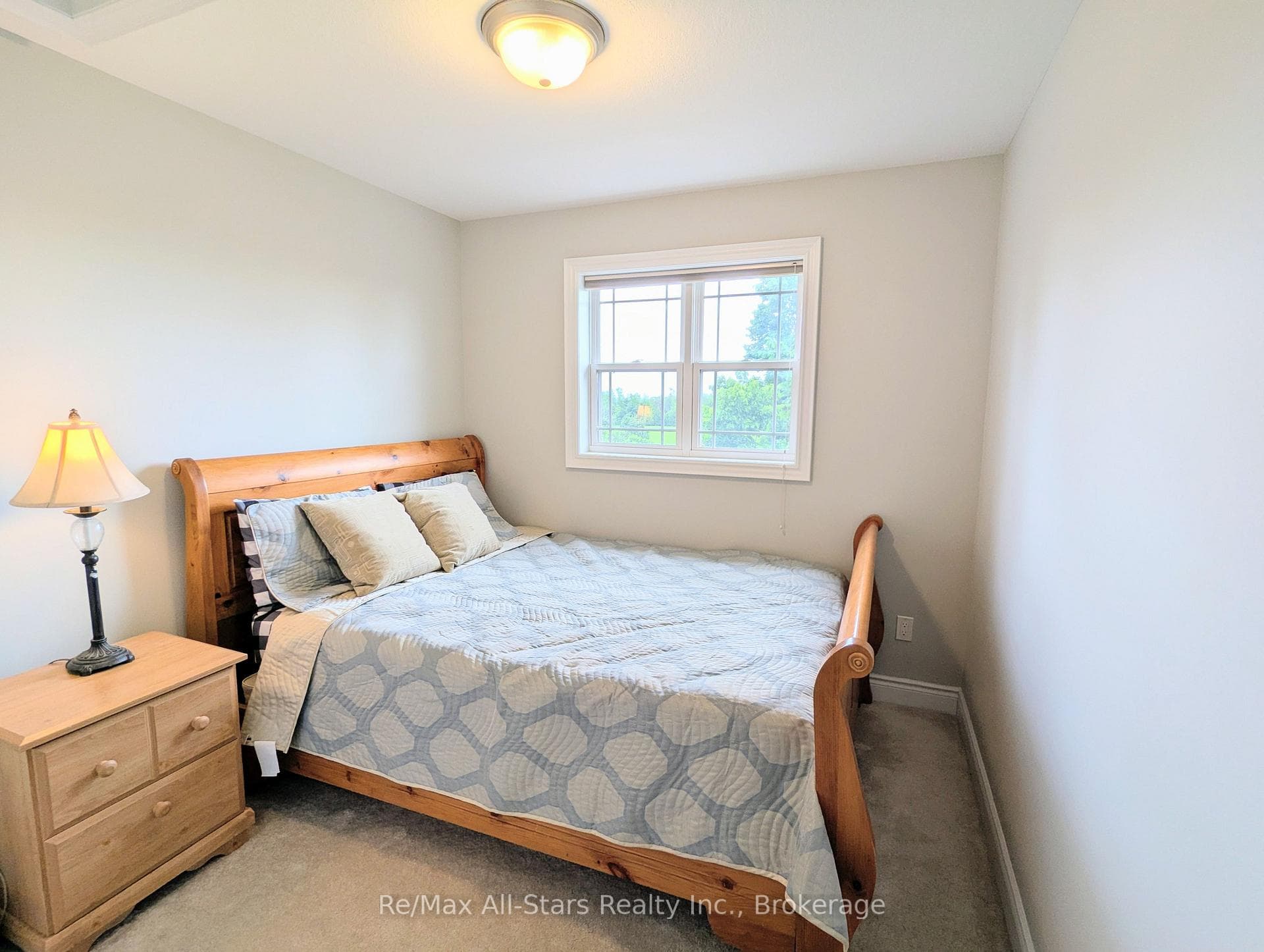 553 Grange Way photo 27