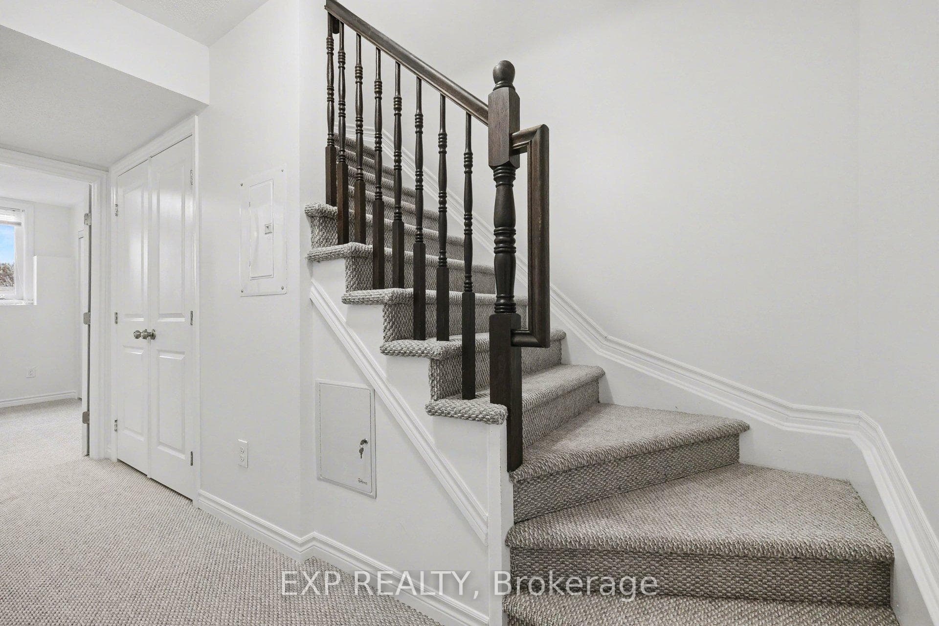 2563 Longfields Drive photo 21
