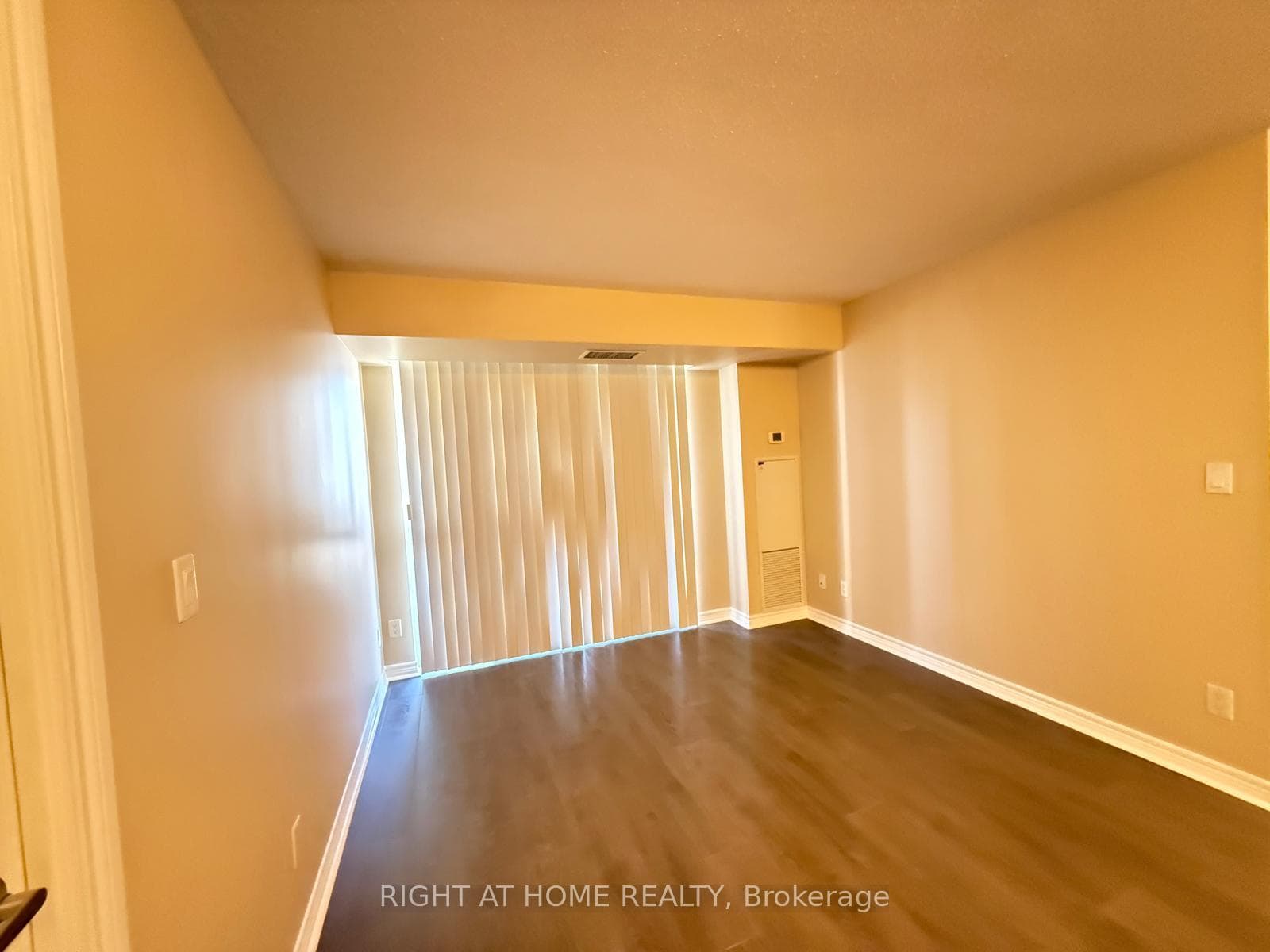310 Burnhamthorpe Road Unit 2101 photo 19