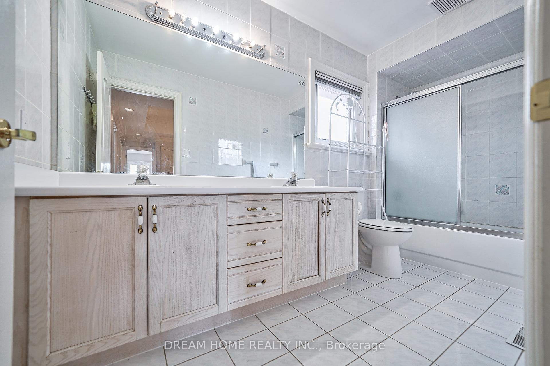 53 Lady Lynn Crescent photo 20
