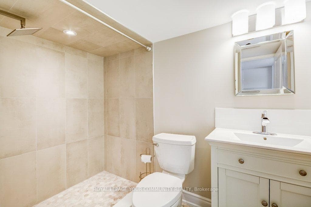 241 Forde Crescent photo 15