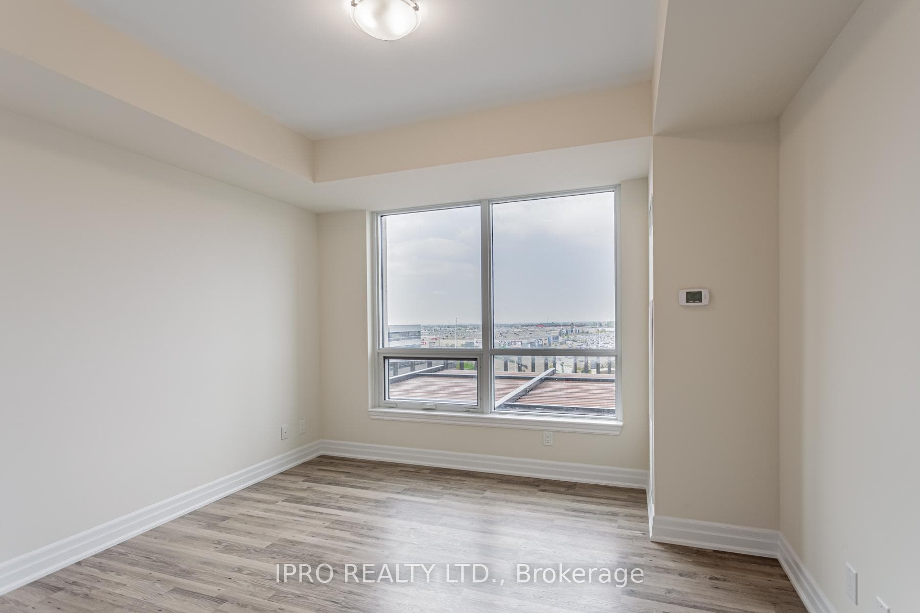 9075 Jane Street Unit 809 photo 18