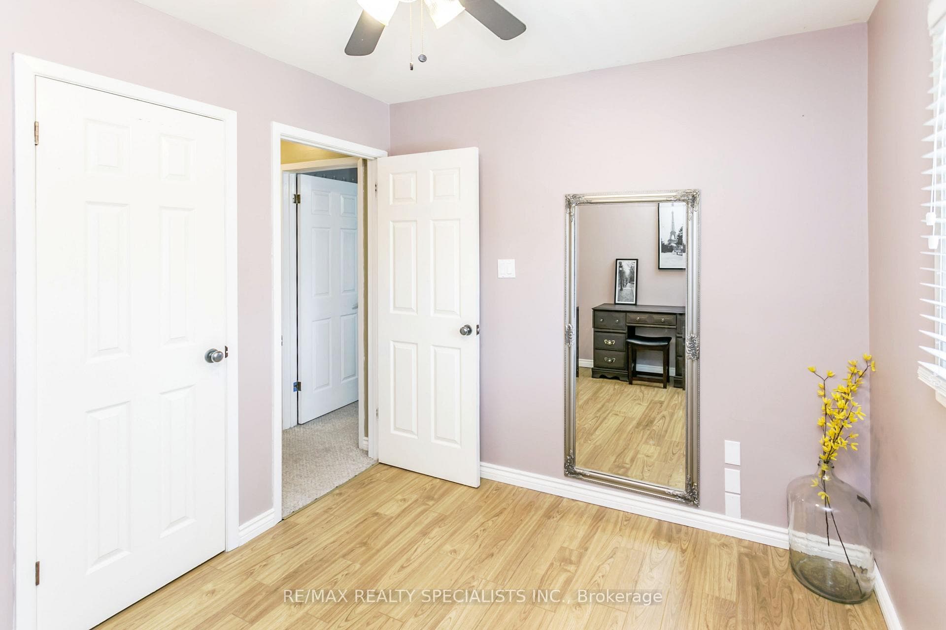 2779 Gananoque Drive Unit 84 photo 24