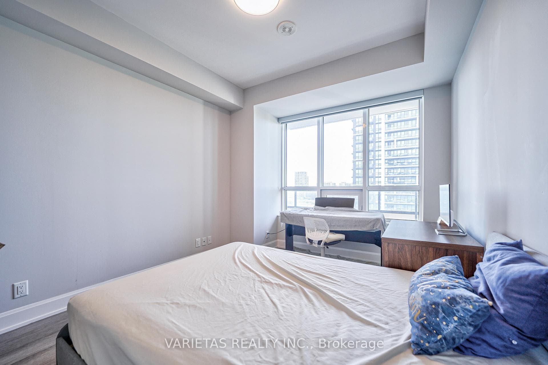 38 Water Walk Drive Unit 1602 photo 18