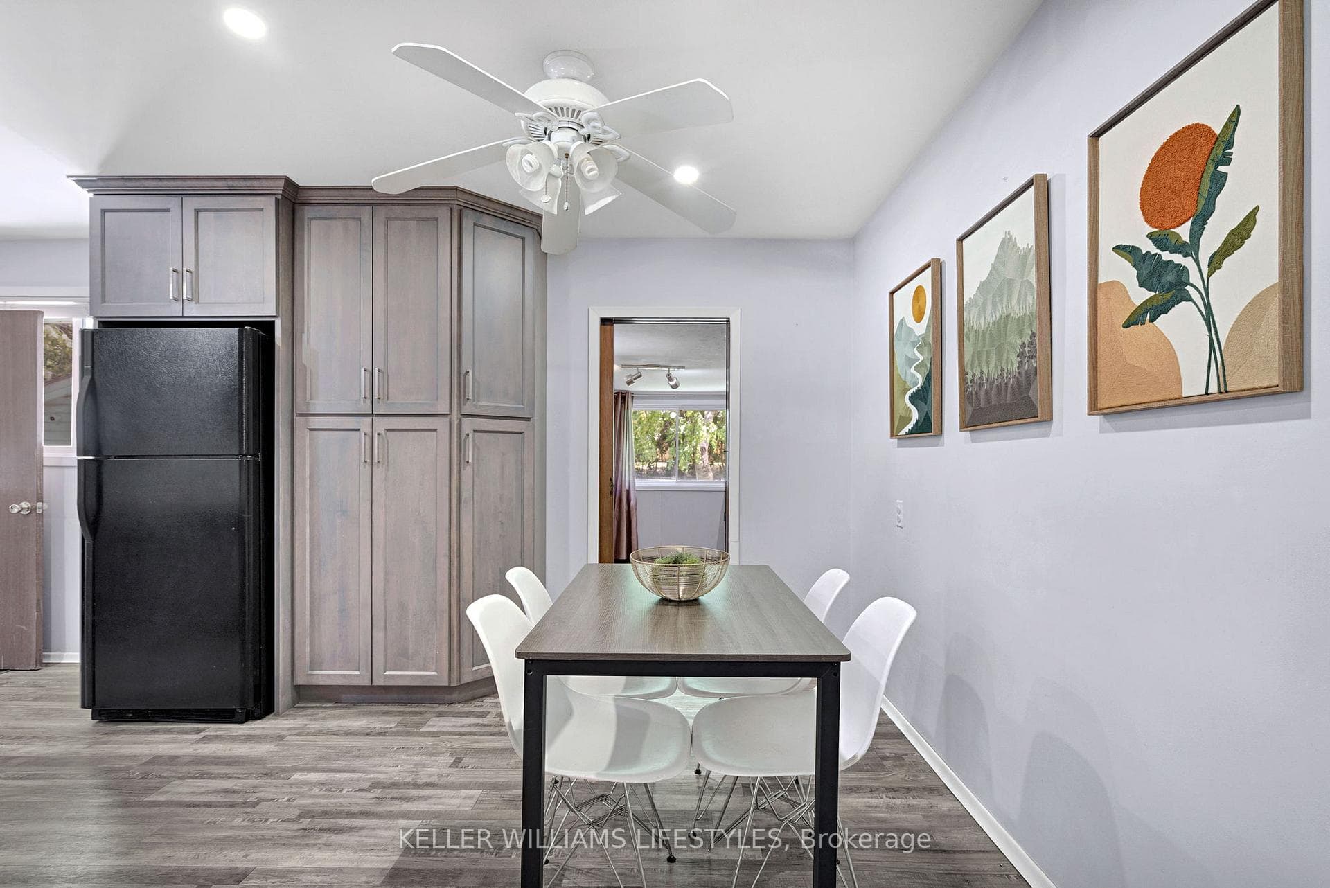 564 CHIDDINGTON Avenue photo 10