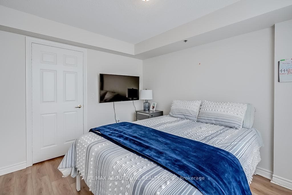 100 Burloak Drive Unit 2410 photo 33