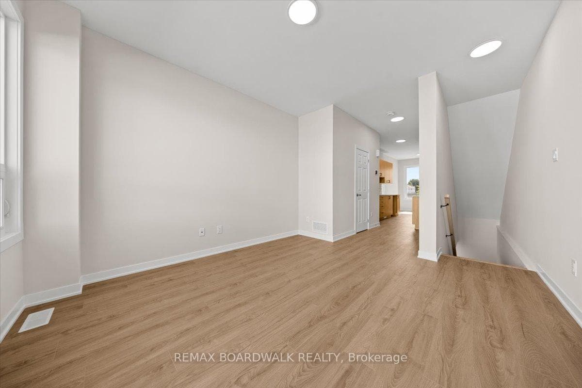 249 Lamarche Avenue photo 13