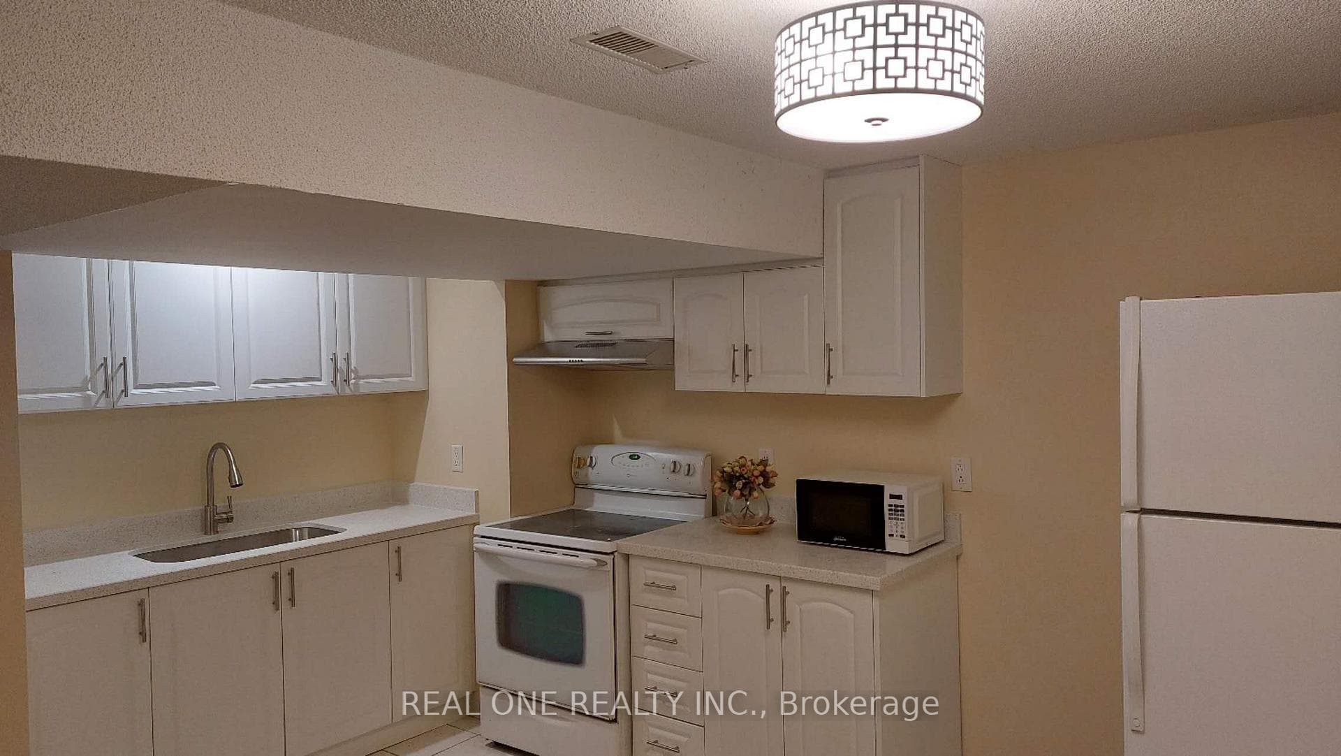 322 Goldhawk Trail photo 19