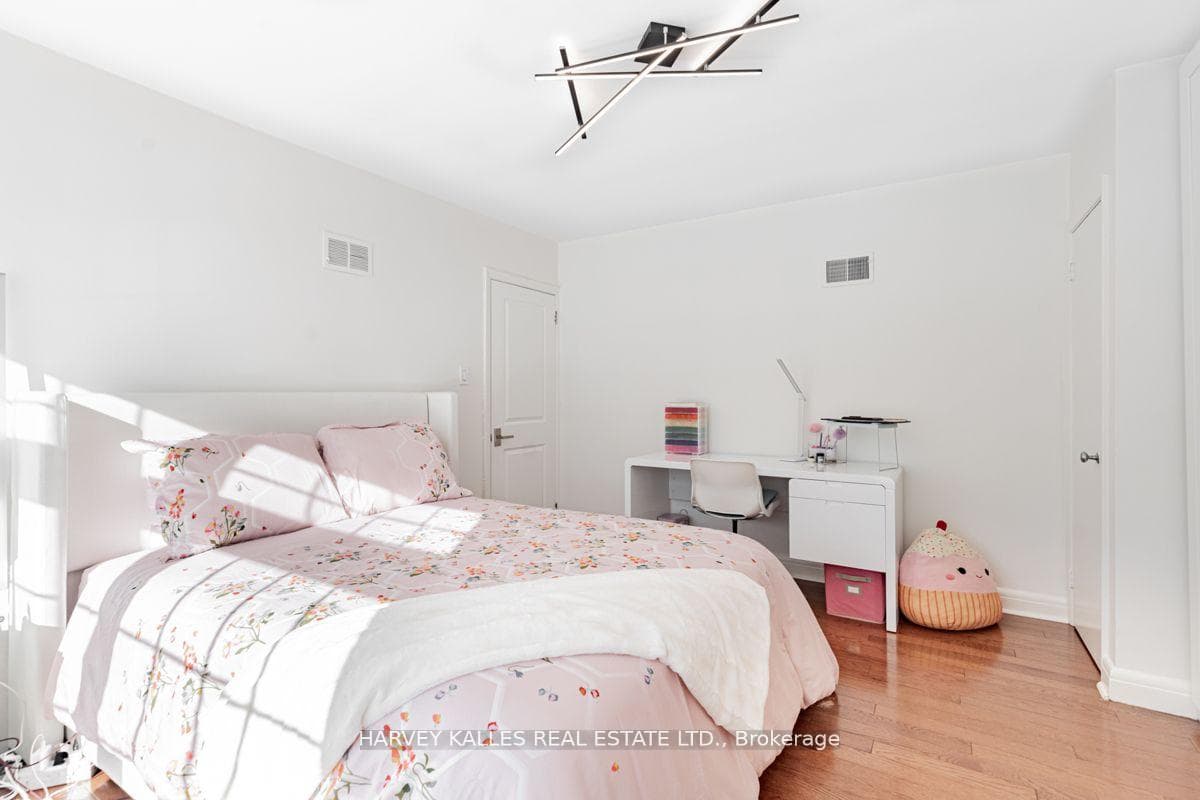 144 Armour Boulevard photo 27
