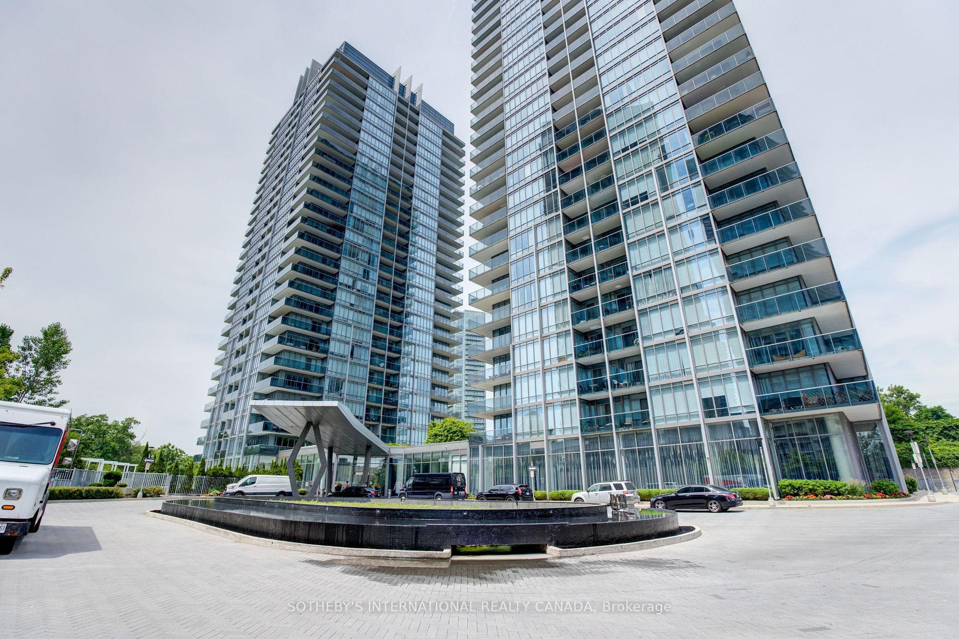 88 Park Lawn Road Unit 2711 photo 1