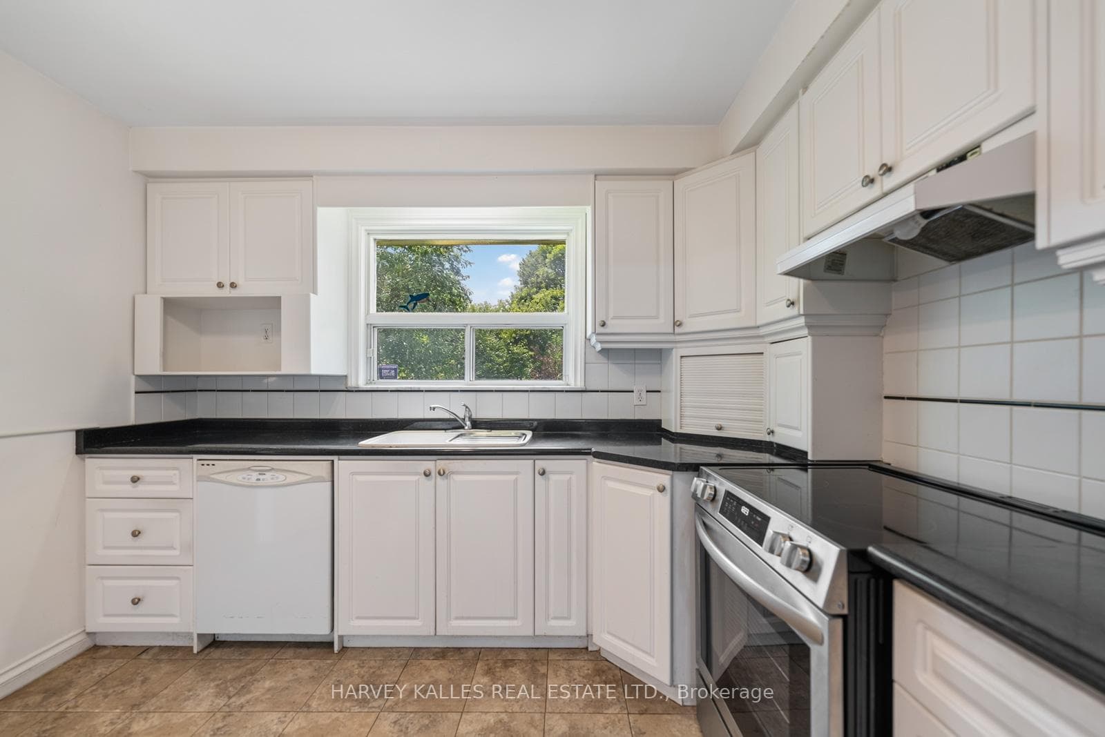 39 Cavotti Crescent photo 10