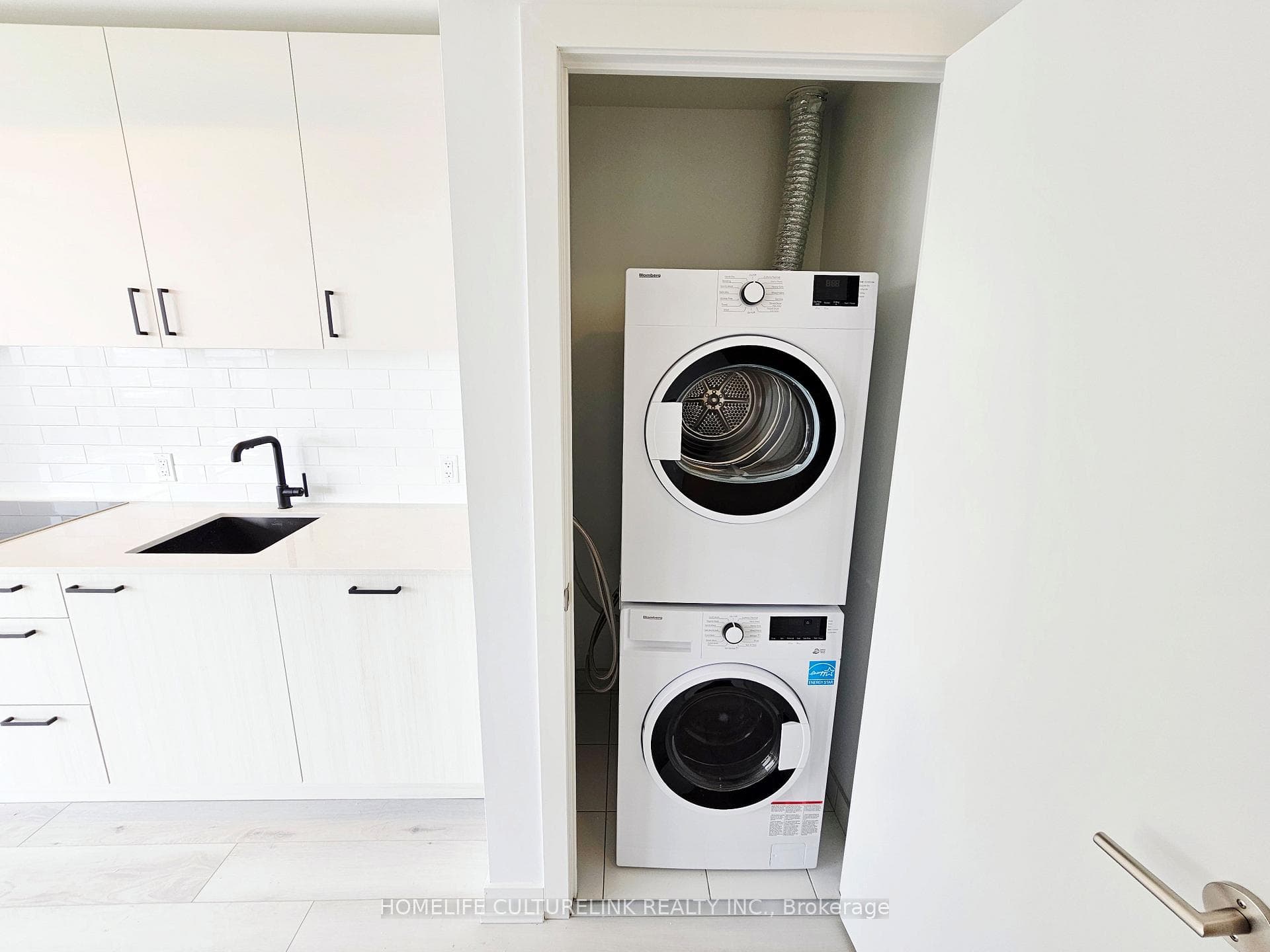 1 Quarrington Lane Unit 1704 photo 12