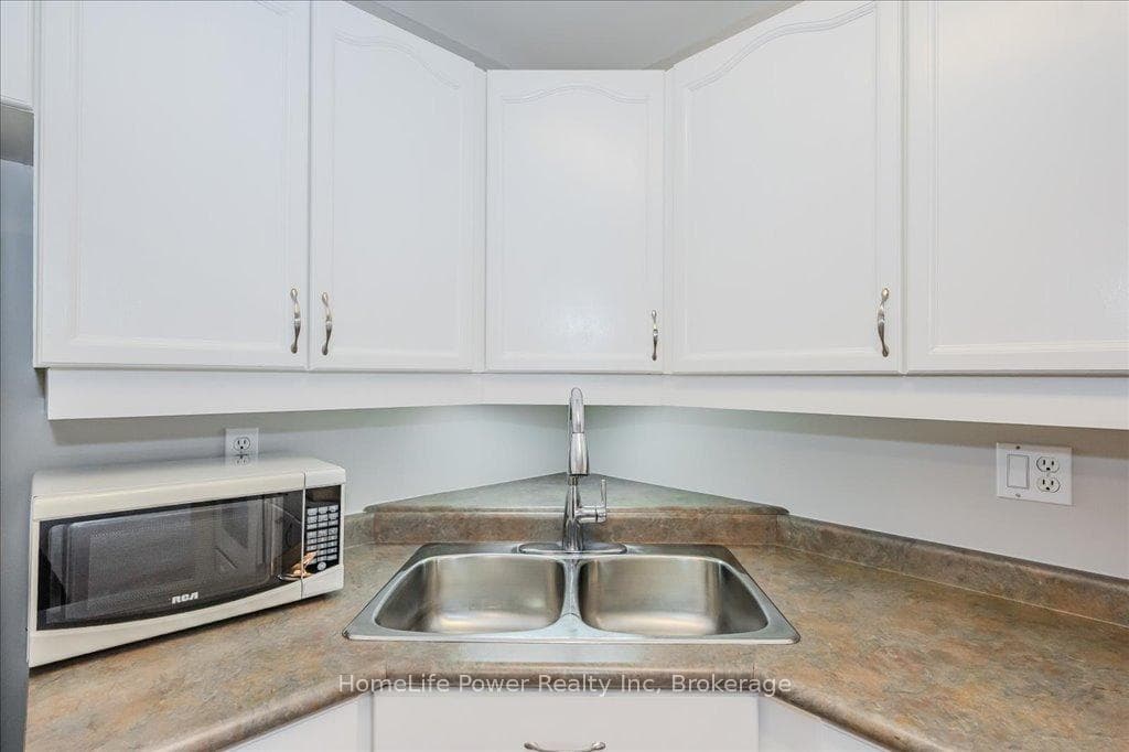685 Woolwich Street Unit 307 photo 6
