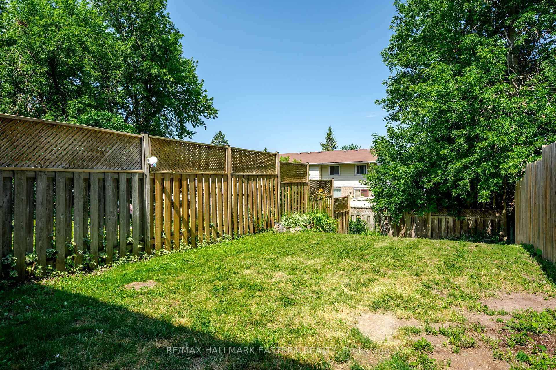 210 Maxwell Avenue photo 34