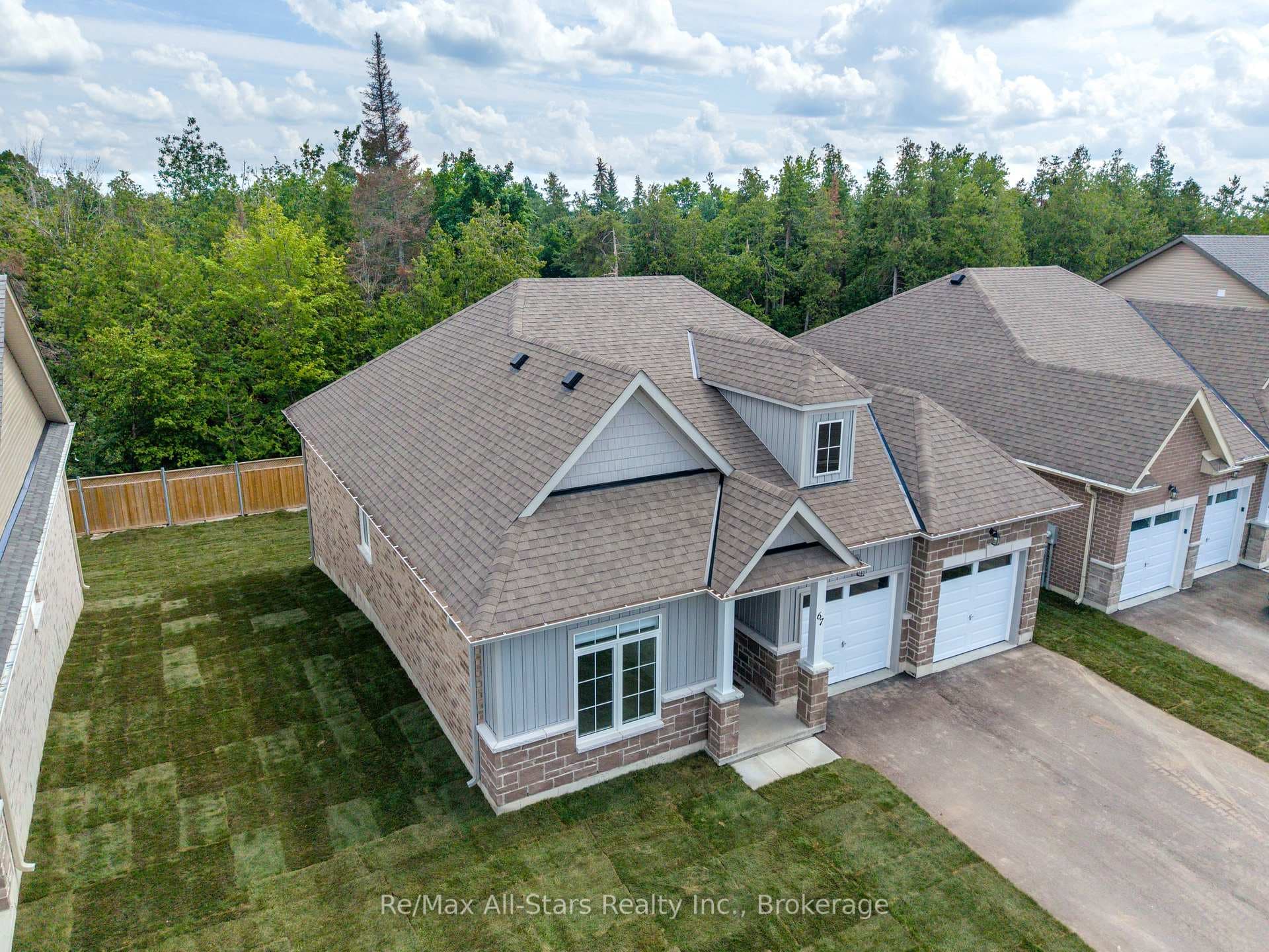 67 Hillcroft Way photo 2