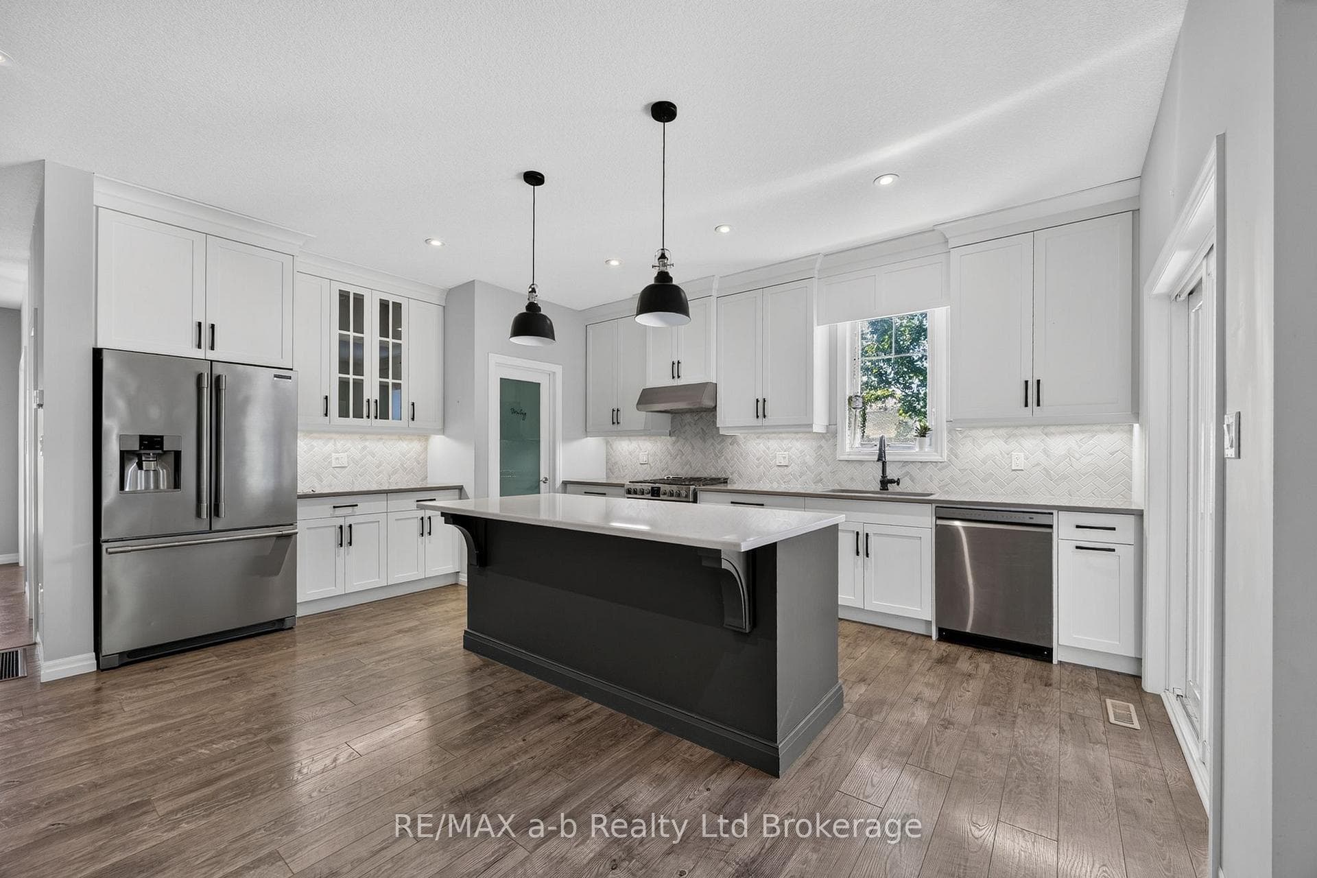 241 Wilson Avenue photo 11