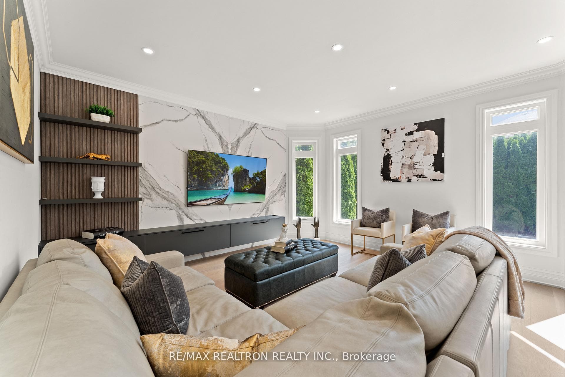 43 Basie Gate photo 18