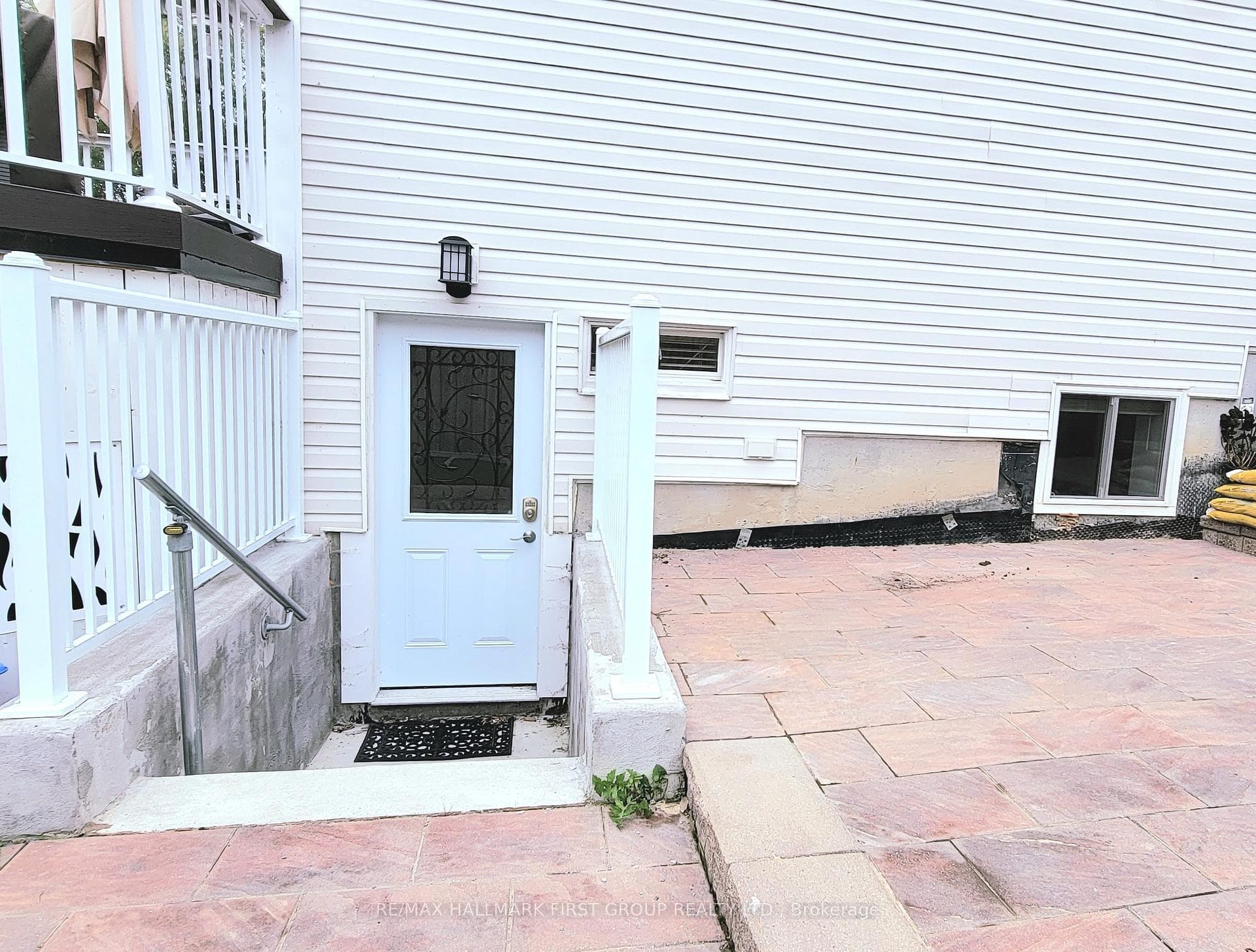 33 Hulley Crescent Unit A photo 4