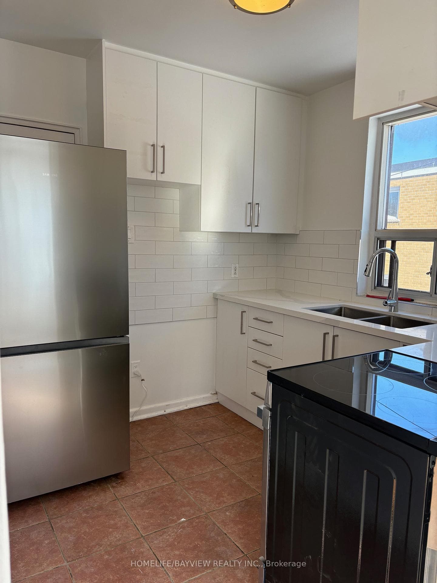550 Lansdowne Drive Unit 5 photo 3