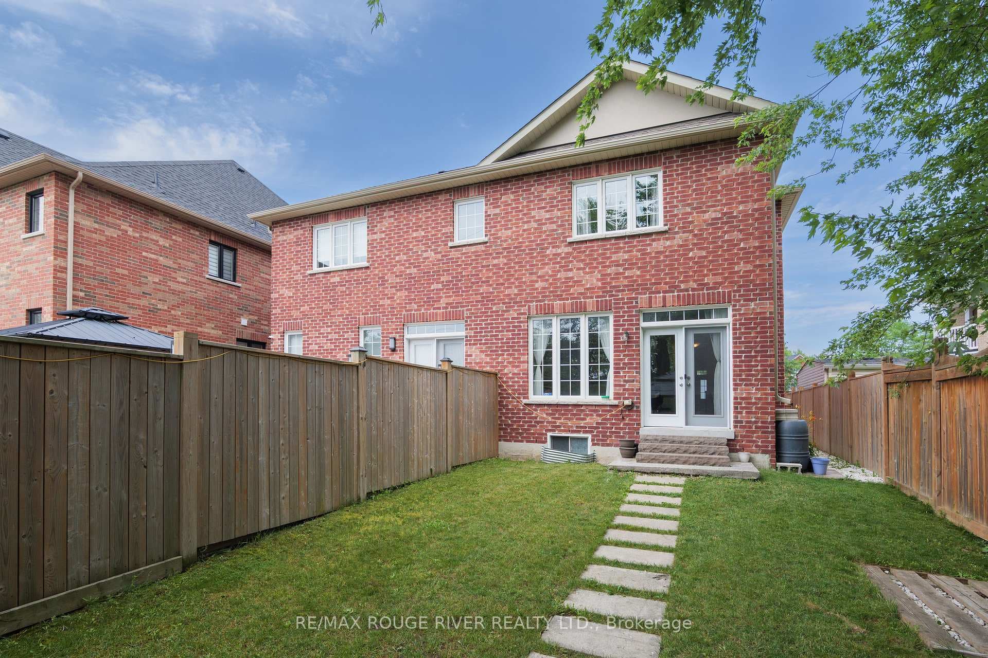 453 Mahogany Court photo 30