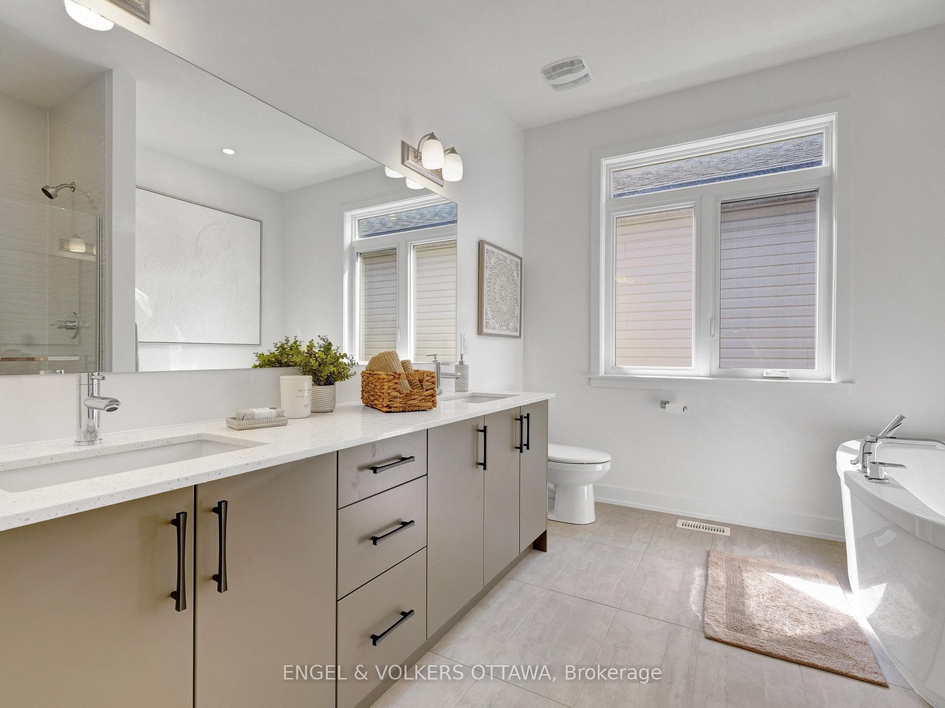 330 MONTICELLO Avenue photo 22