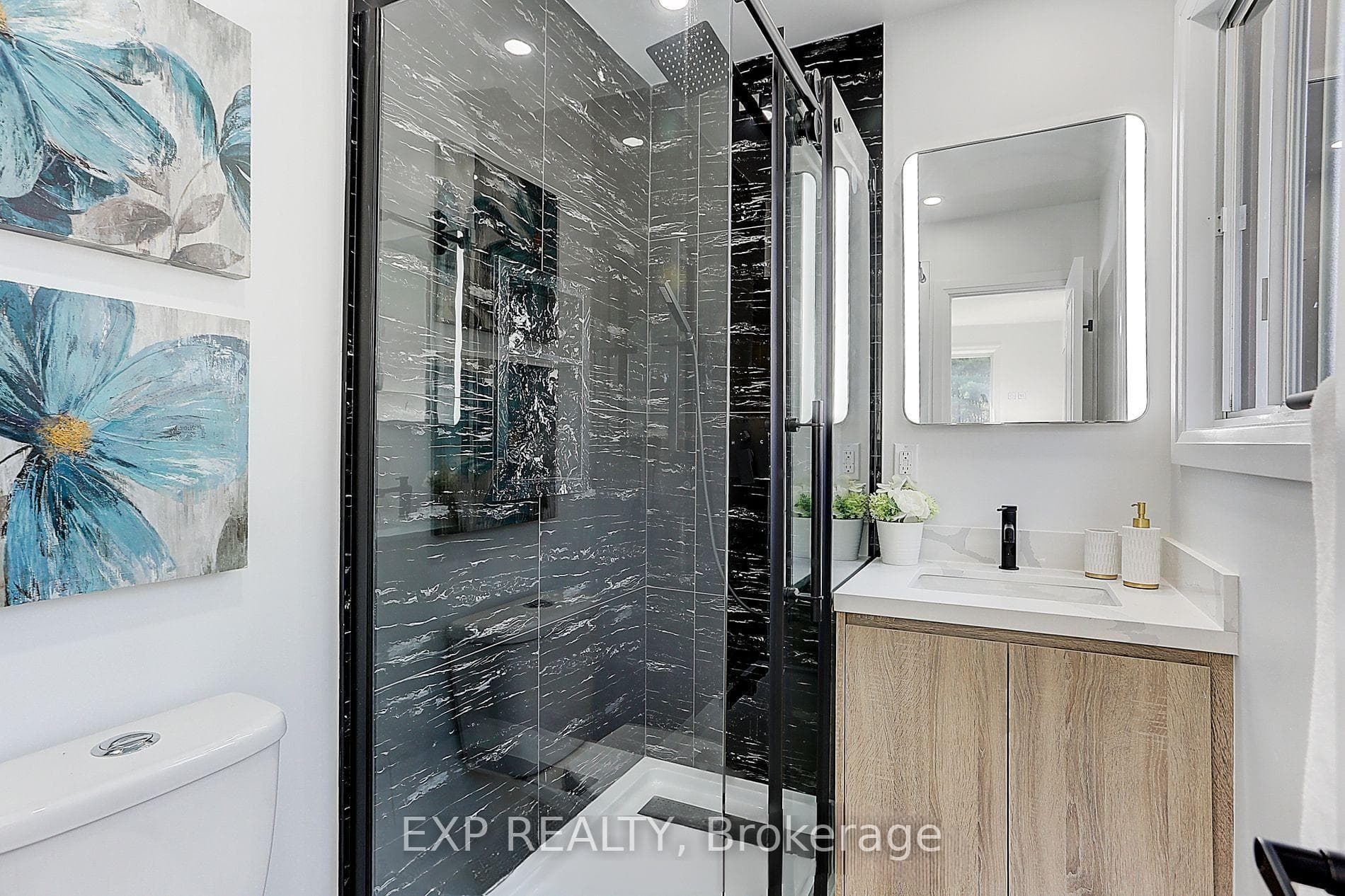 181 Maple Avenue photo 14