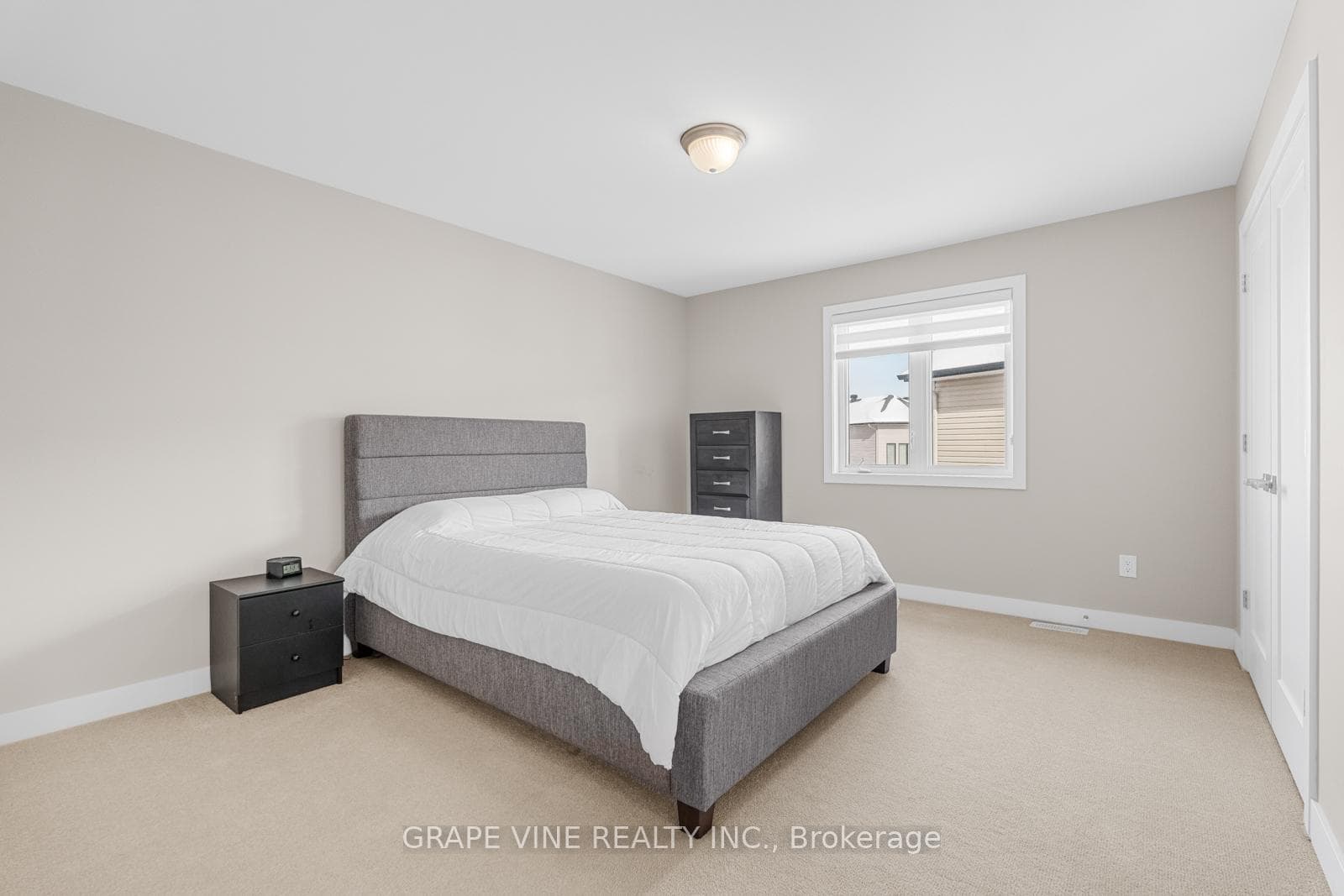 721 Carnelian Crescent photo 19