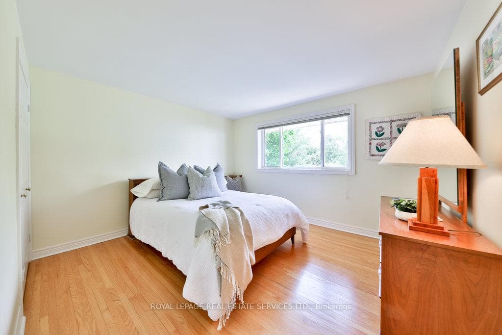 1479 Hixon Street photo 15