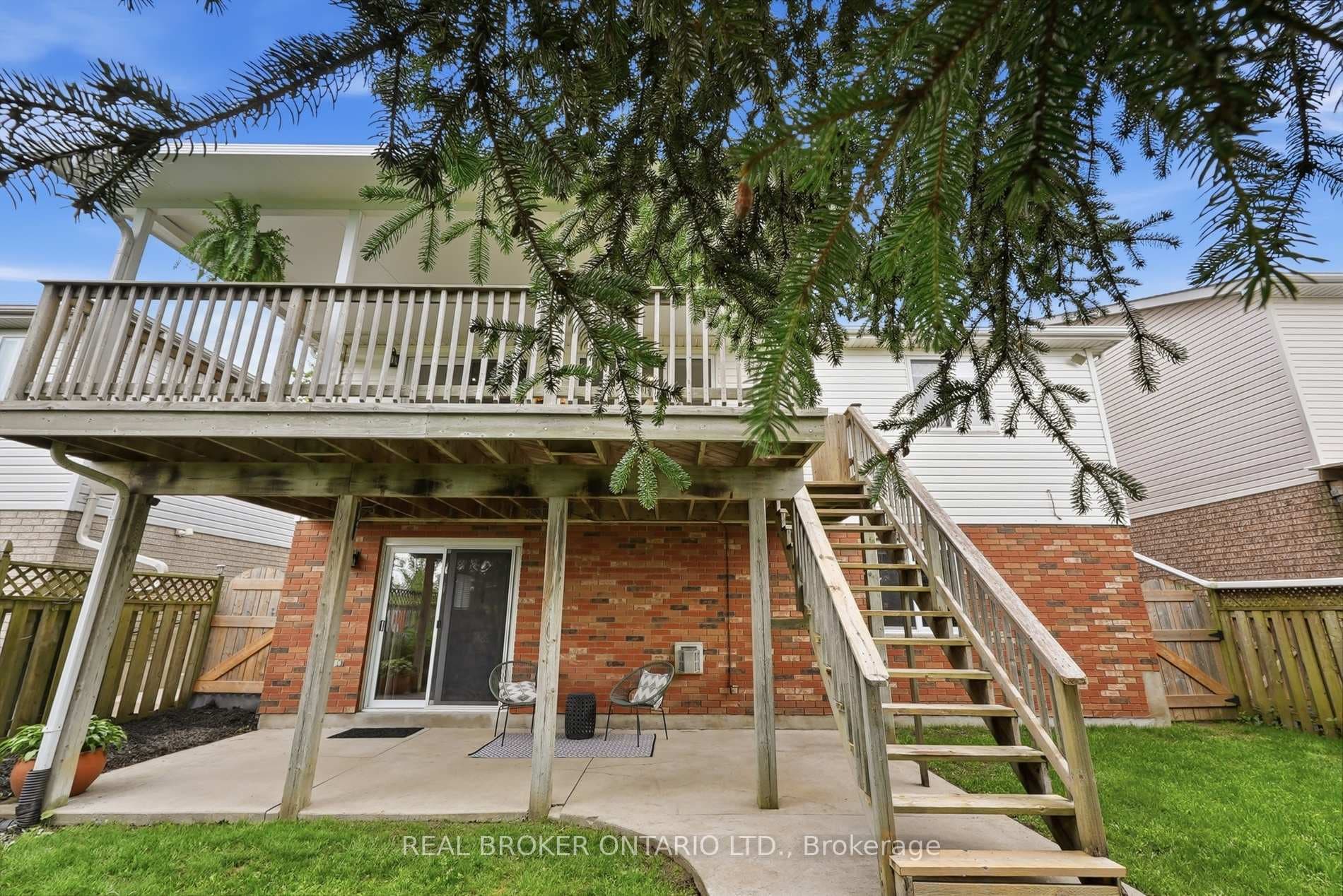 105 Harwood Road photo 31