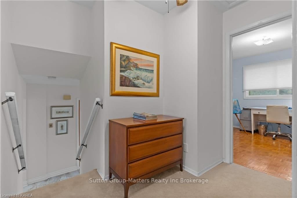 934 HUDSON Drive photo 21