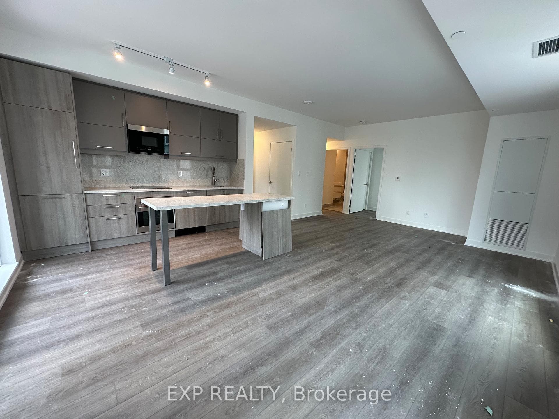 38 simcoe Promenade Unit 618 photo 11