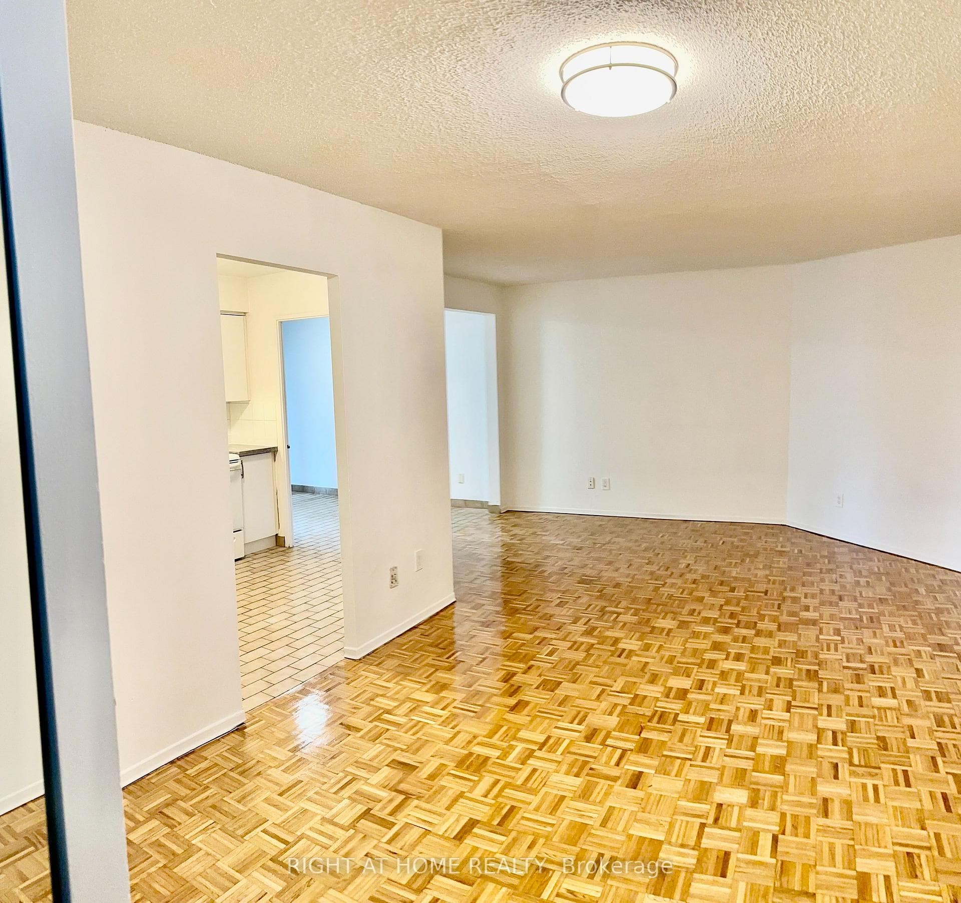 5795 Yonge Street Unit 101 photo 6