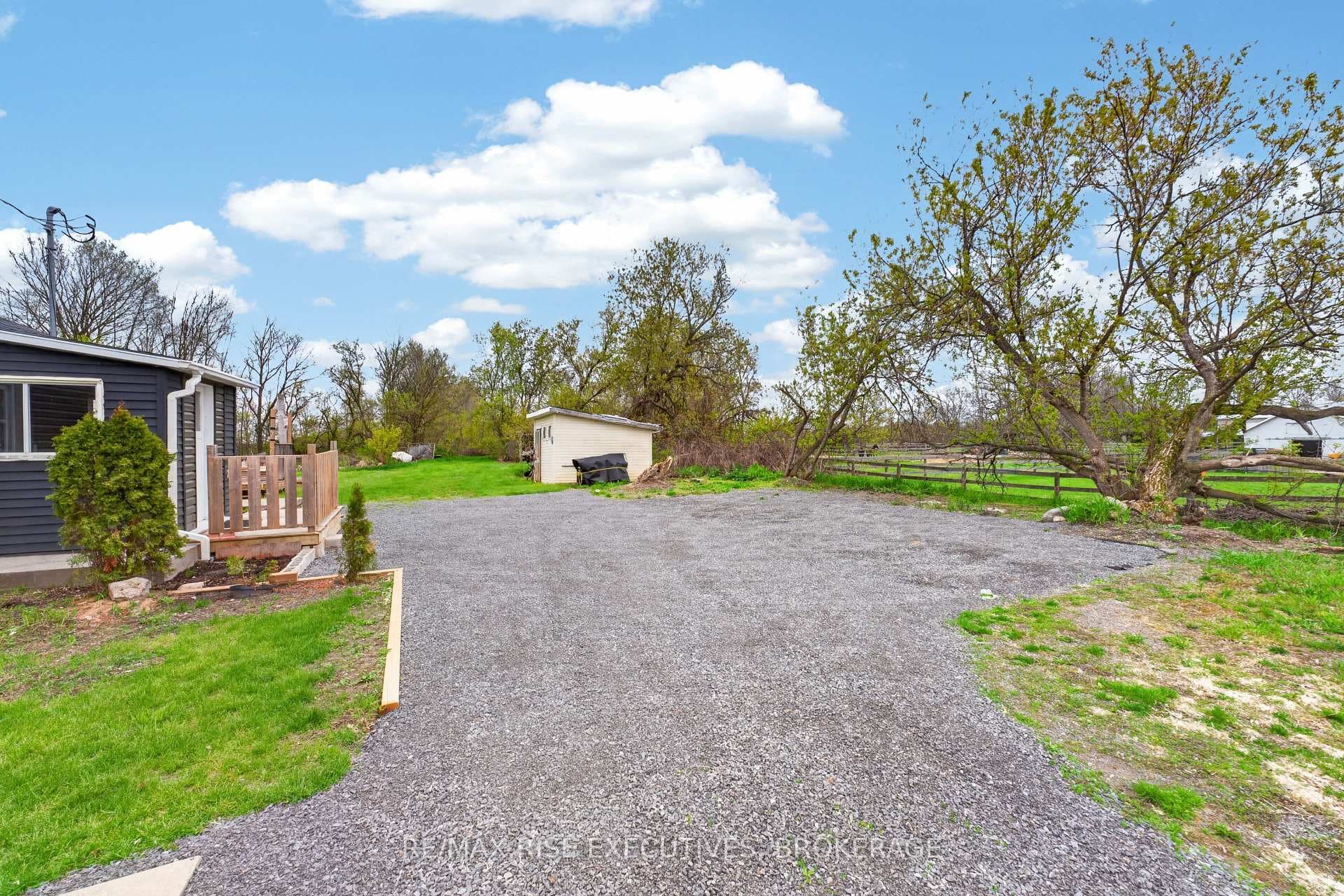 750 Moira Road photo 33