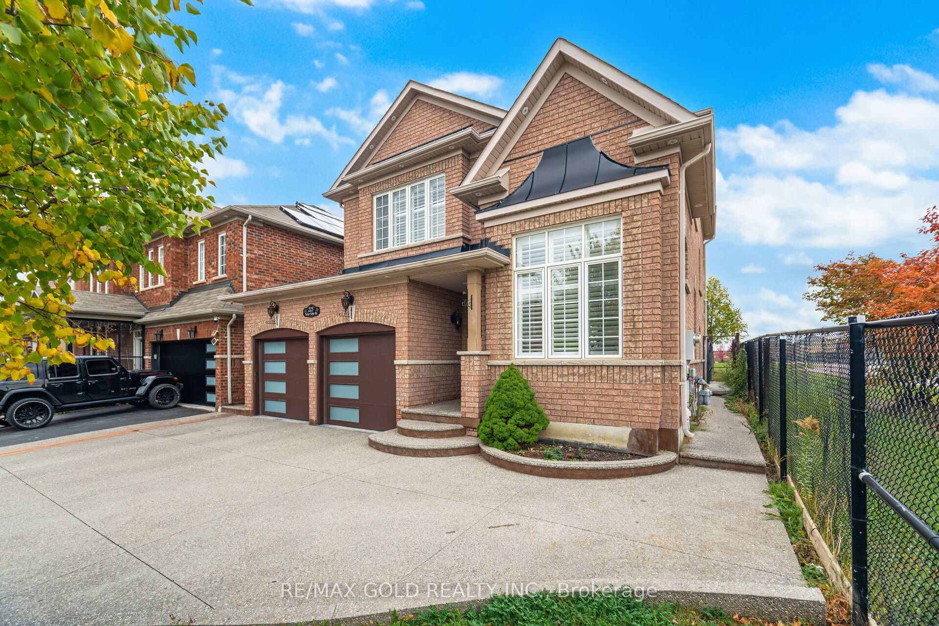 225 Father Tobin Road photo 4
