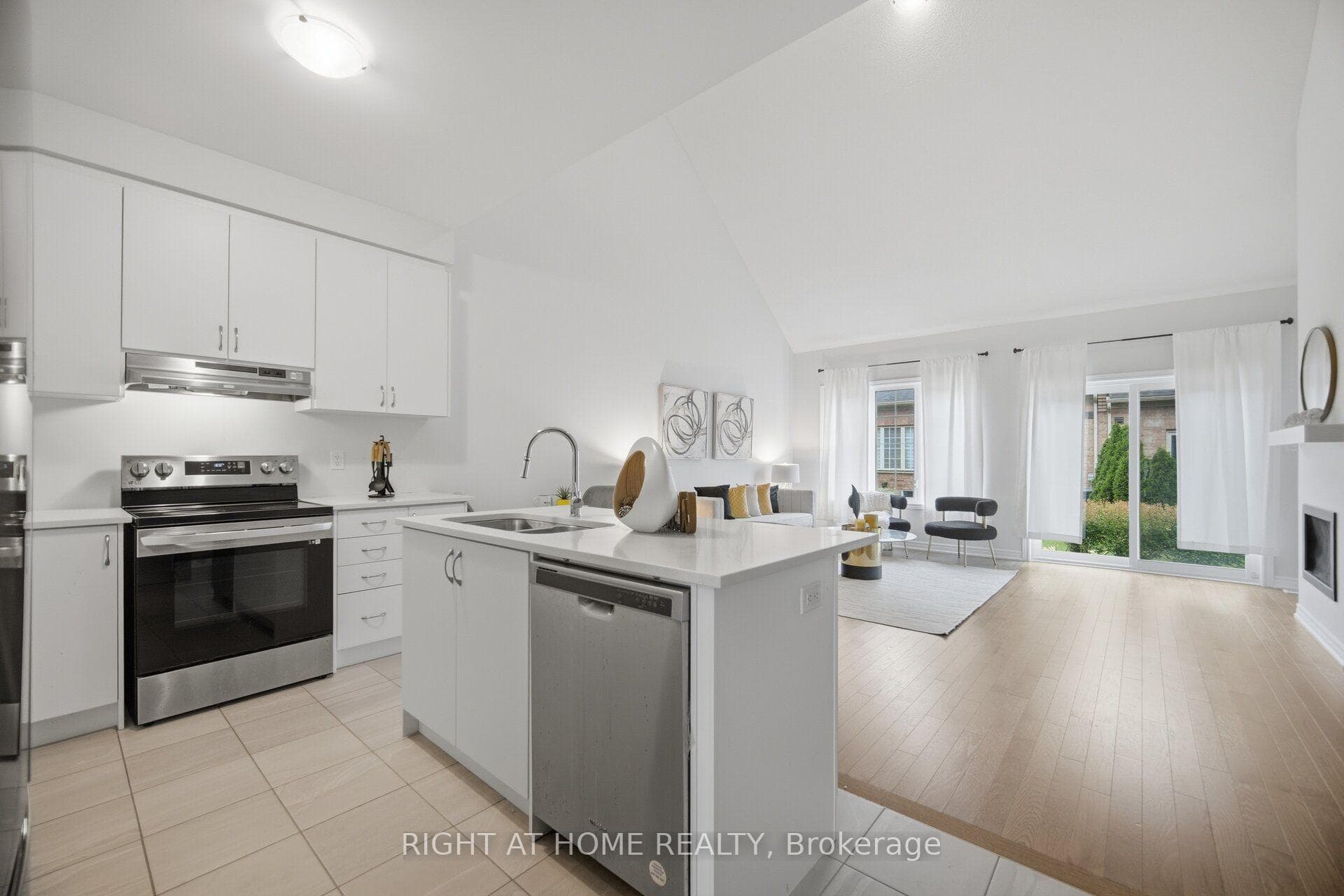 41 Overlea Drive photo 8