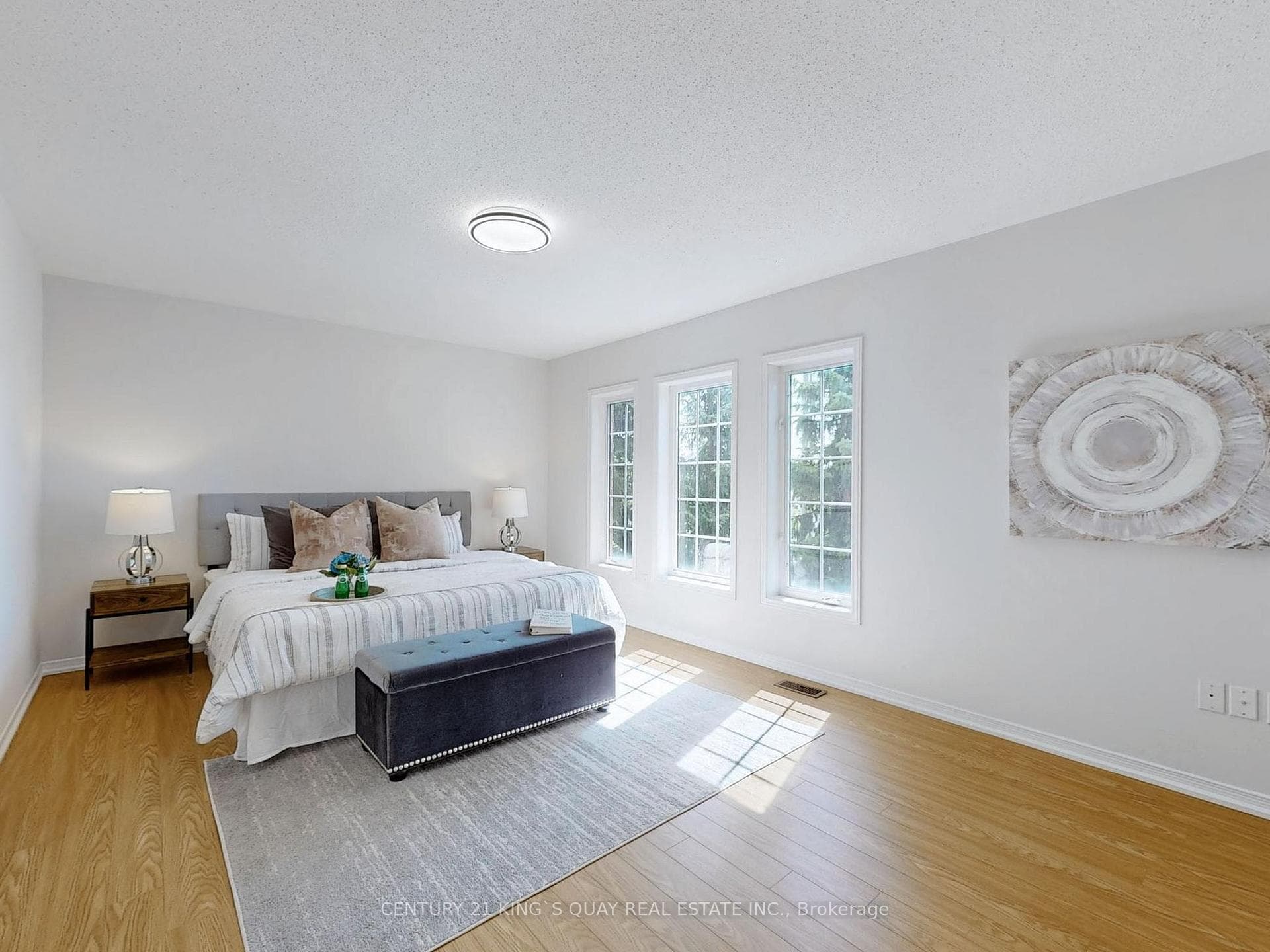 49 Prince Charles Way photo 18