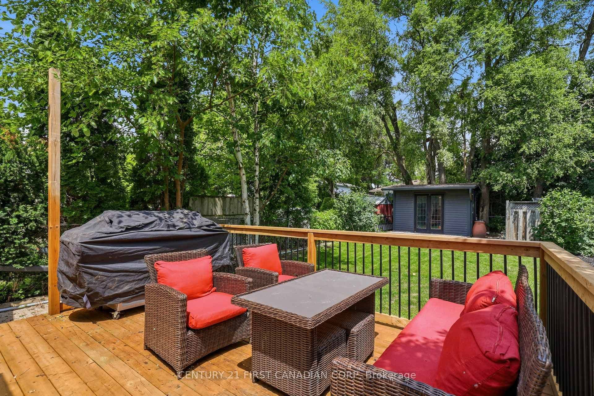 557 Ferndale Court photo 35