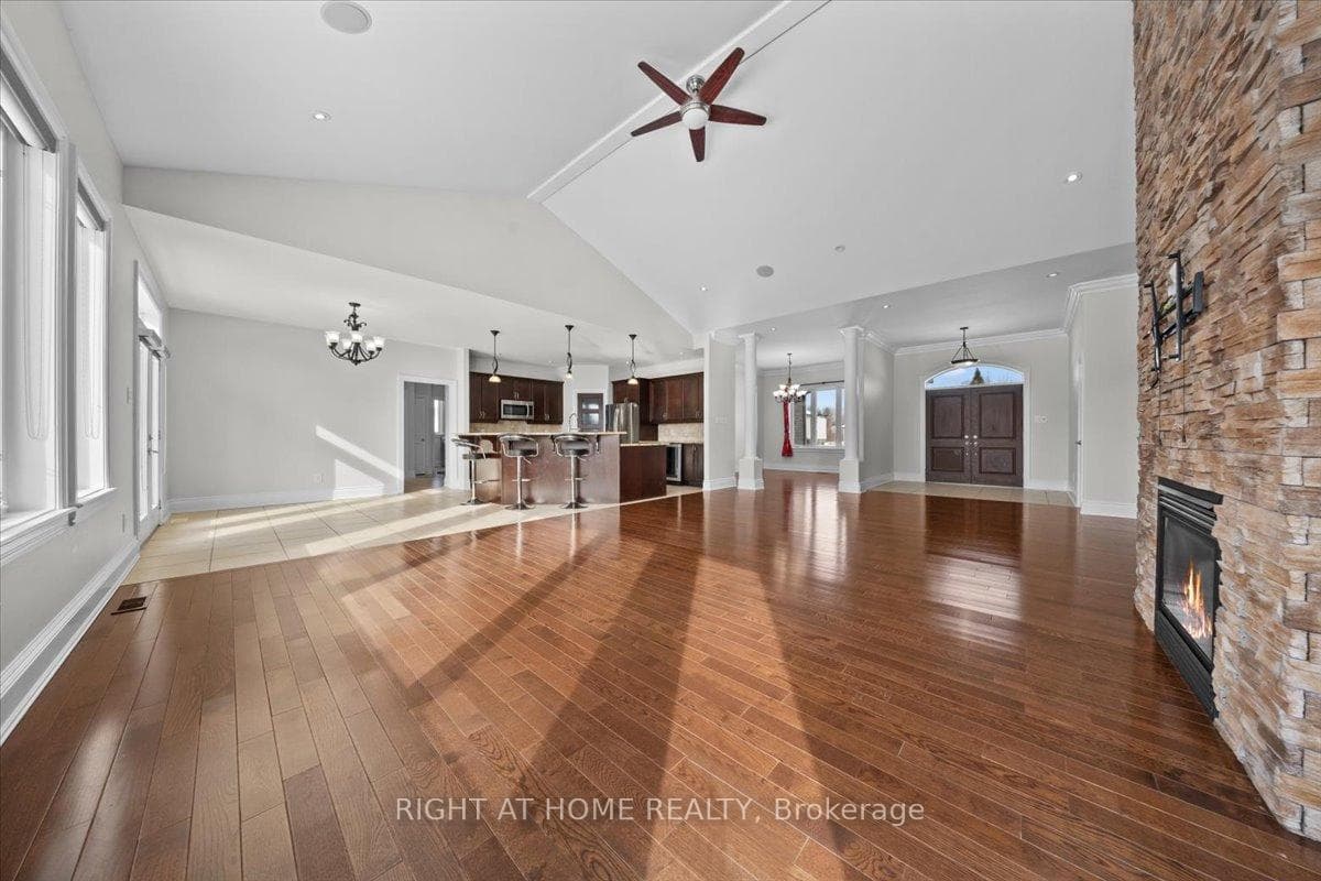 6833 Suncrest Drive photo 8