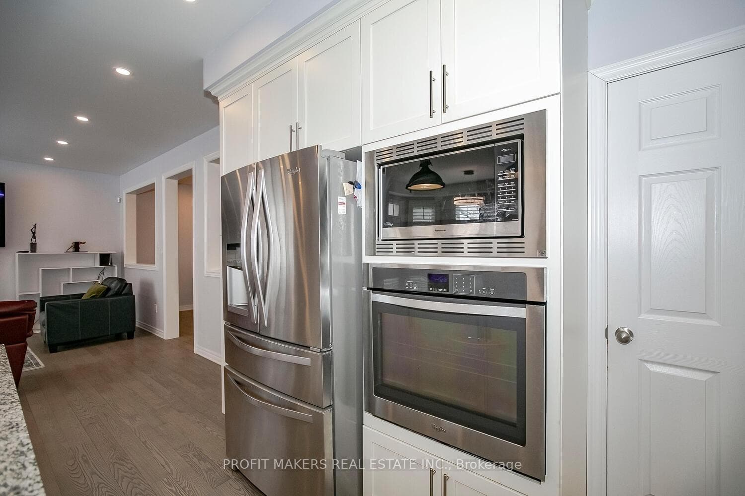 57 Aldersgate Drive photo 12