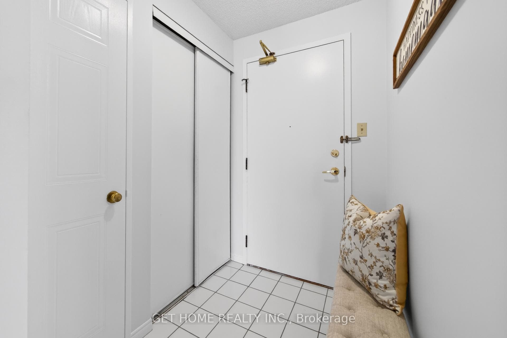 410 Mclevin Avenue Unit 1904 photo 6